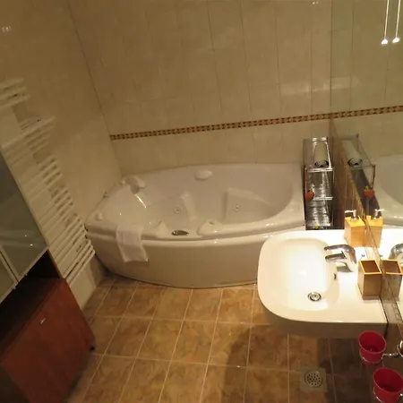 Διαμέρισμα Moderne In Mit Whirlpool *