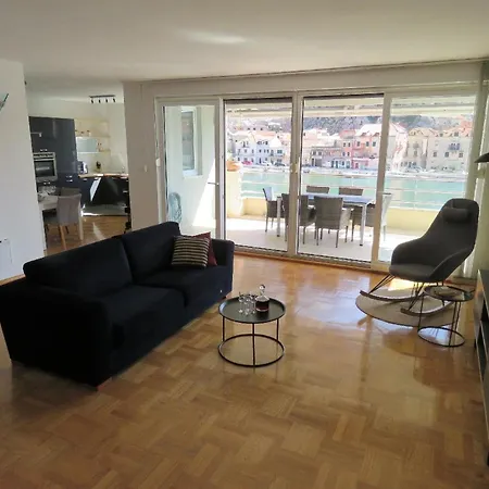 Moderne In Mit Whirlpool Διαμέρισμα Omiš