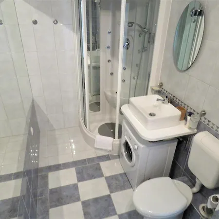 Moderne In Mit Whirlpool *